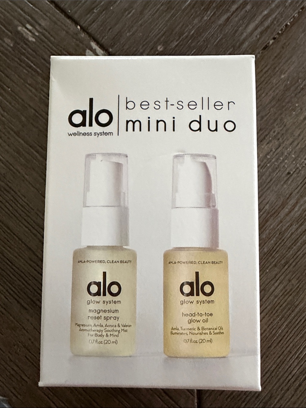 ALO Yoga Mini Duo Glow System - White and Pale Yellow